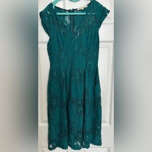 La fee Maraboutee green lace cap sleeve dress size 6
